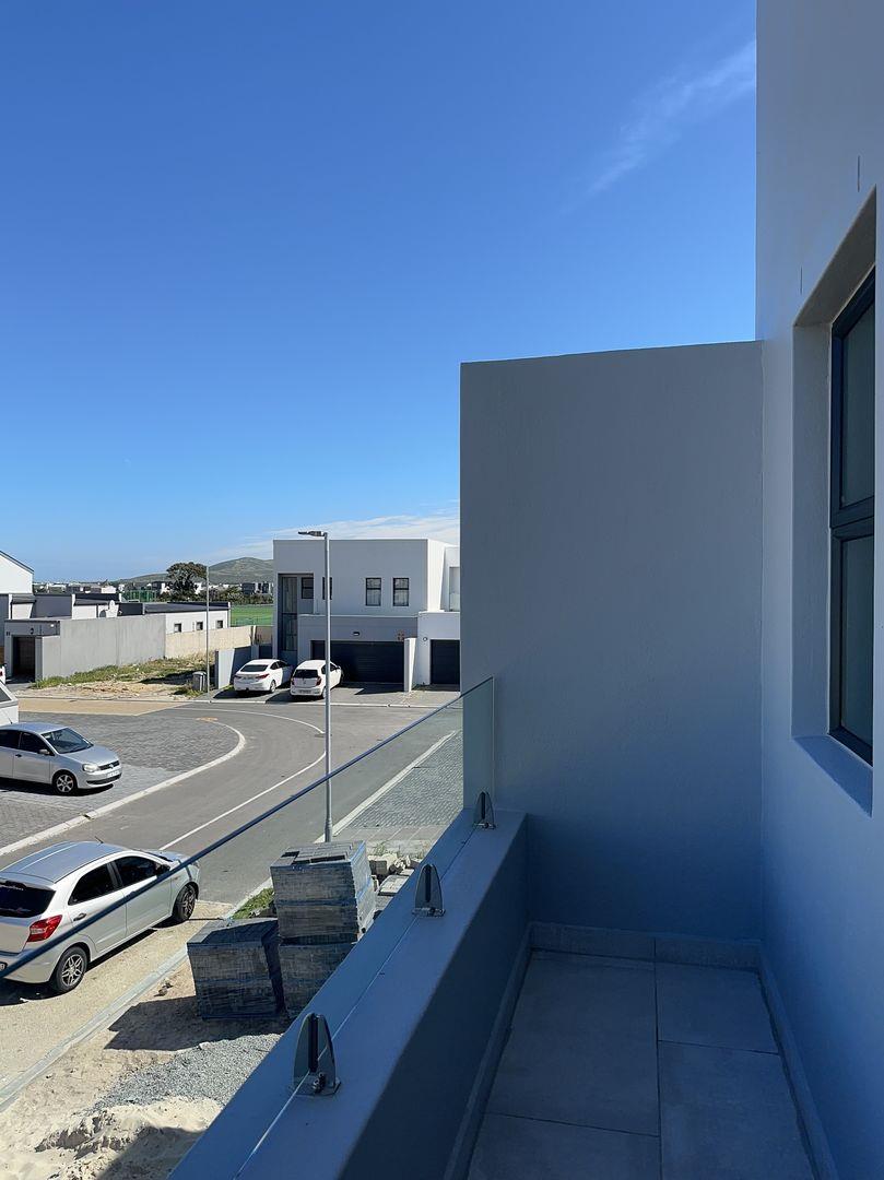 4 Bedroom Property for Sale in Sandown Western Cape